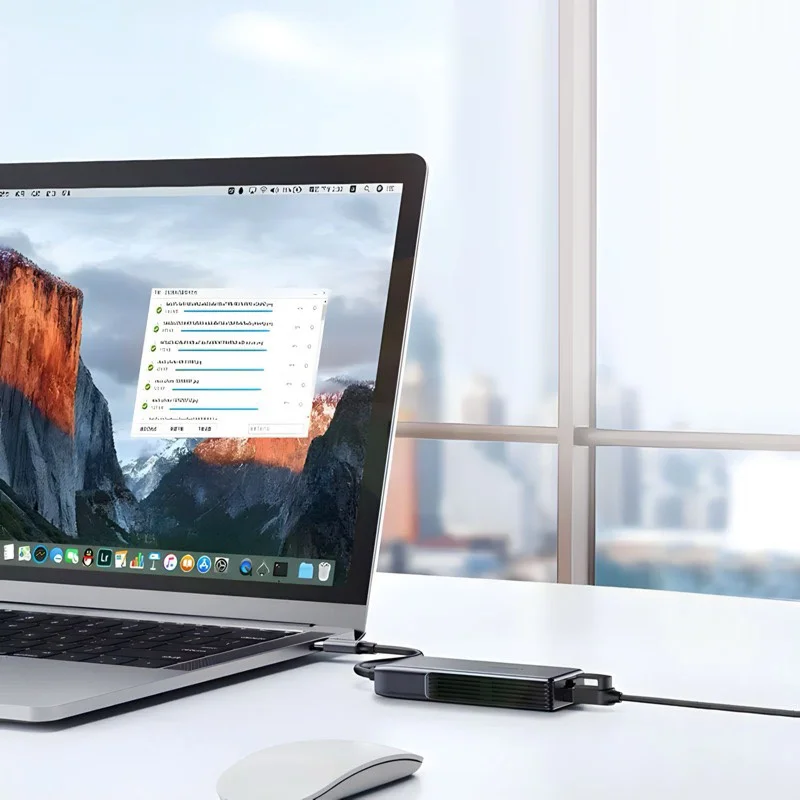 Bộ chuyển đổi USB-C 3.1 sang 5G Lan Card màu ghi xám Ugreen (70604)