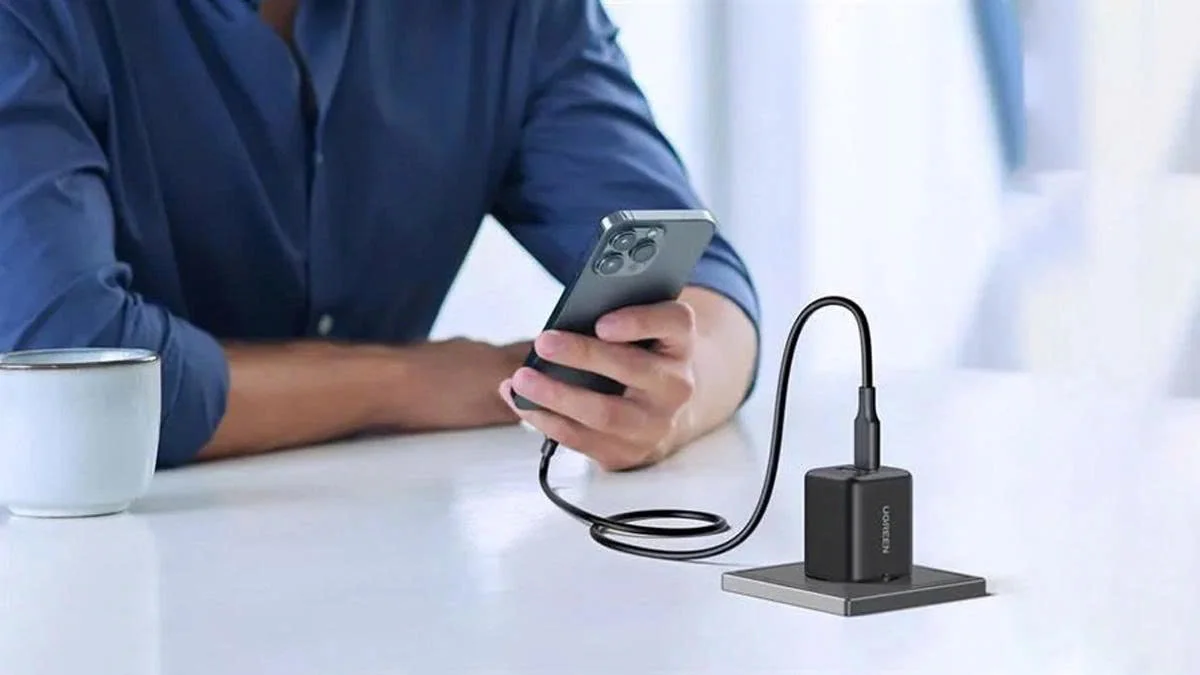 Củ sạc nhanh 2 cổng 1C1A 30W Ugreen 65025