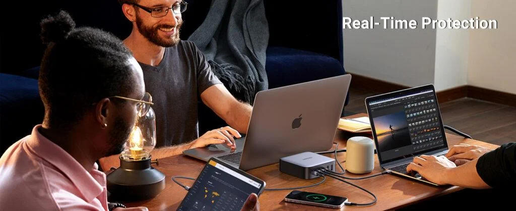 Sạc nhanh GaN 200W Ugreen CD271 4 cổng USB-C, 2 cổng USB-A chân US (40913)